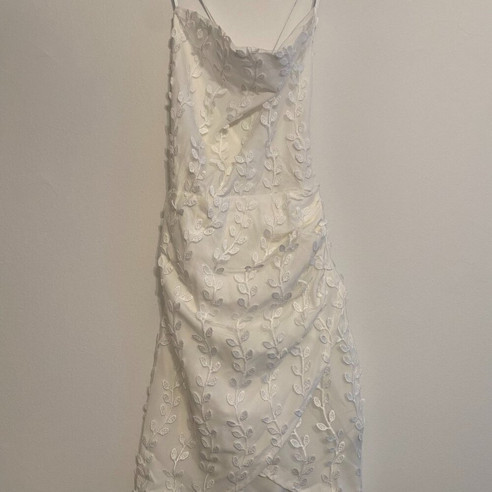 NWOT White Floral Embroidery Mini Dress - Lace Up Back - Size Small
